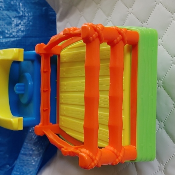 Little people train with sound and ring stacker - Picture 7 of 7